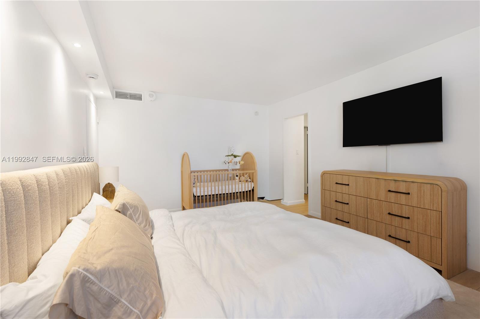 5161 Collins Ave # 410