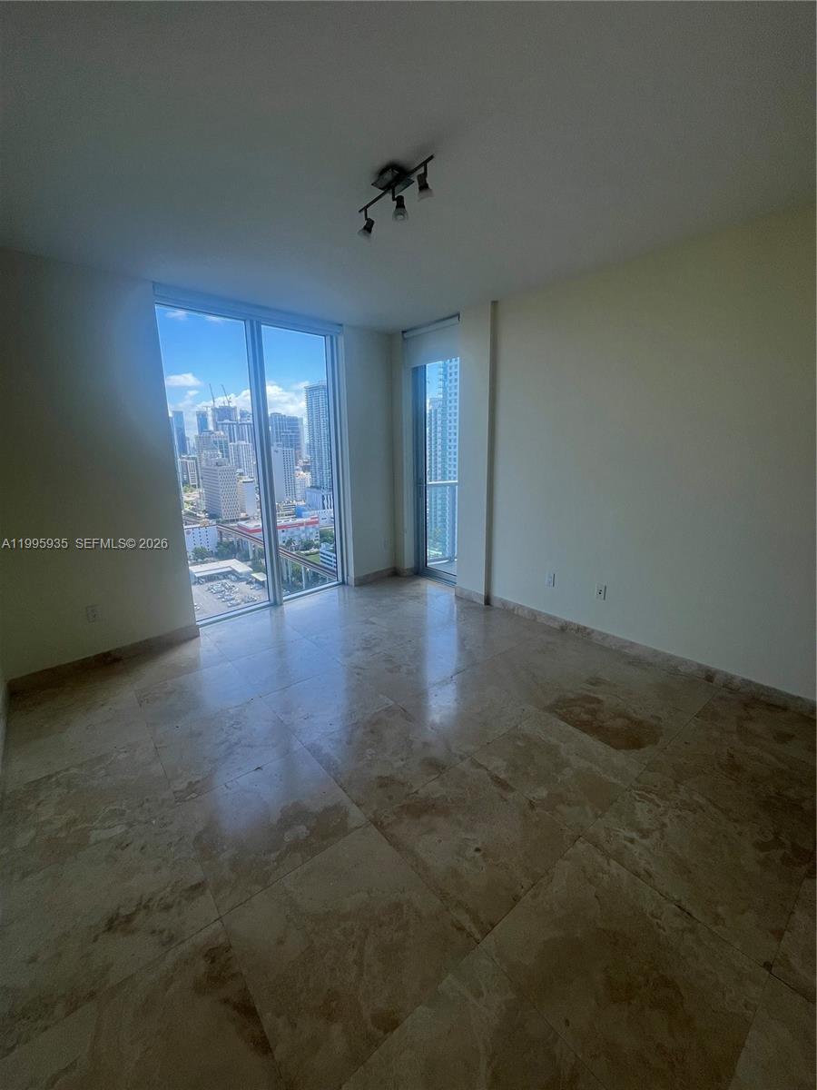 185 SW 7th St # 3211
