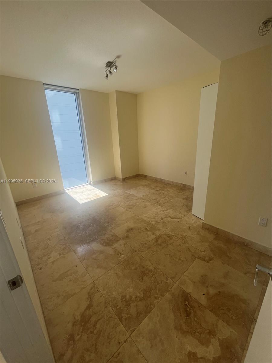 185 SW 7th St # 3211