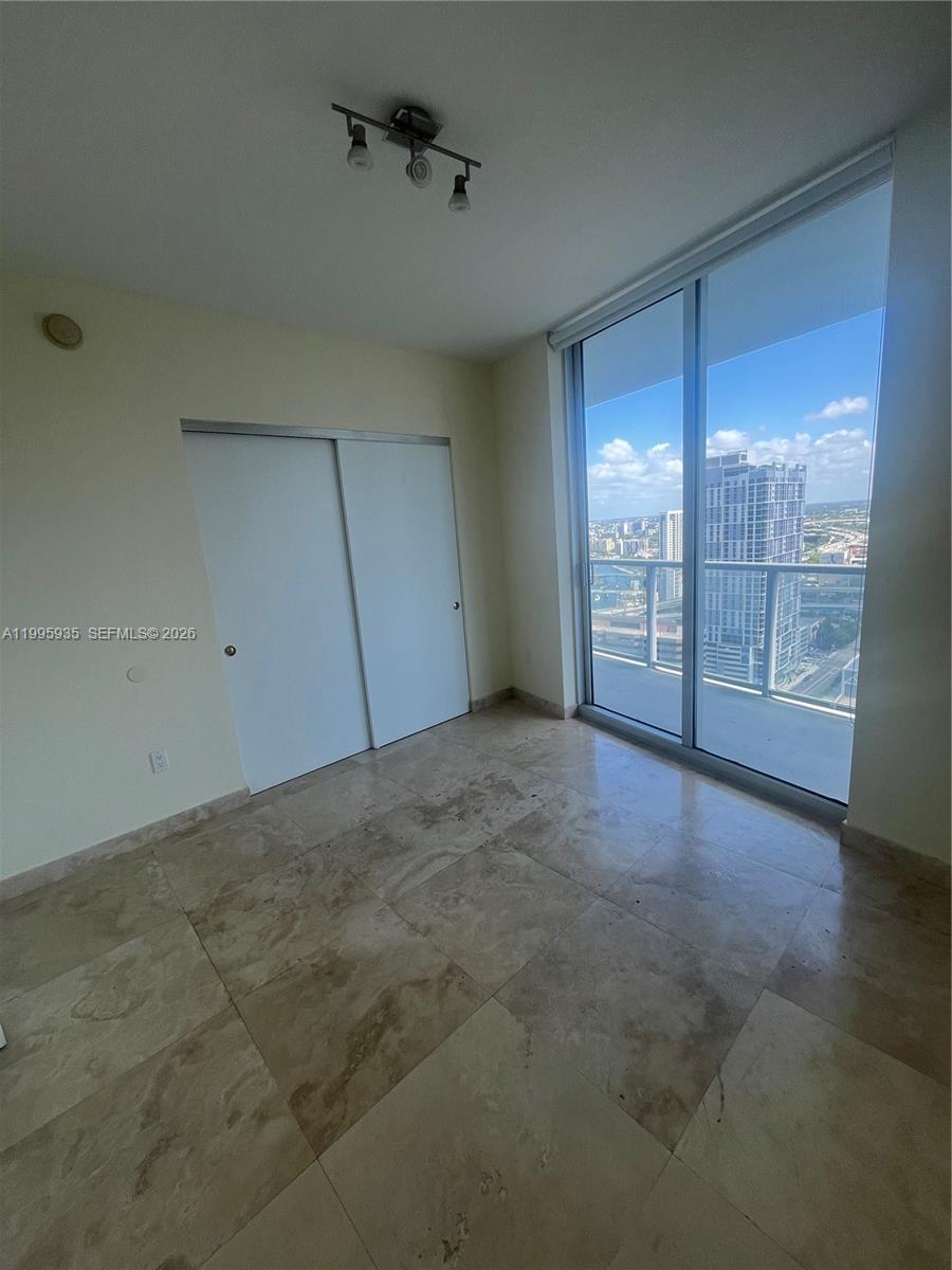185 SW 7th St # 3211