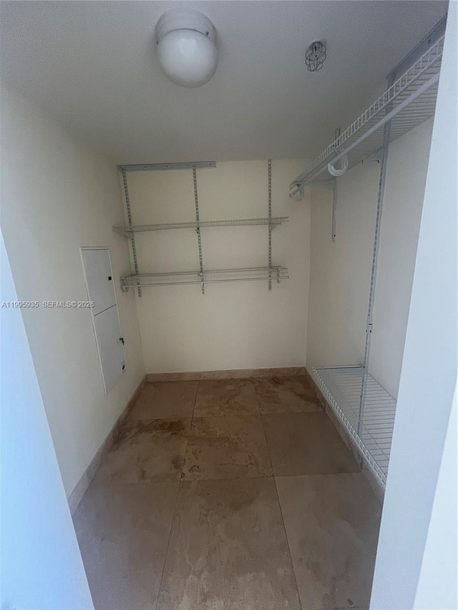 185 SW 7th St # 3211