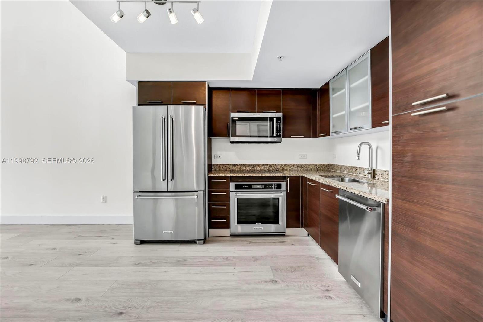 41 SE 5th St # 1709