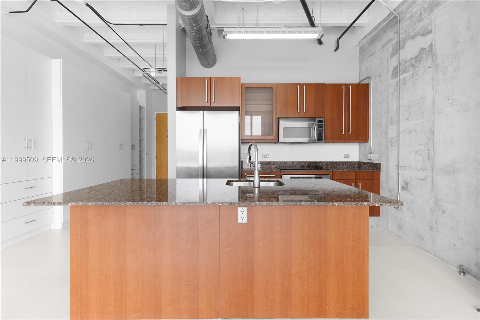 8101 Biscayne Blvd # 414 Unit: R-414