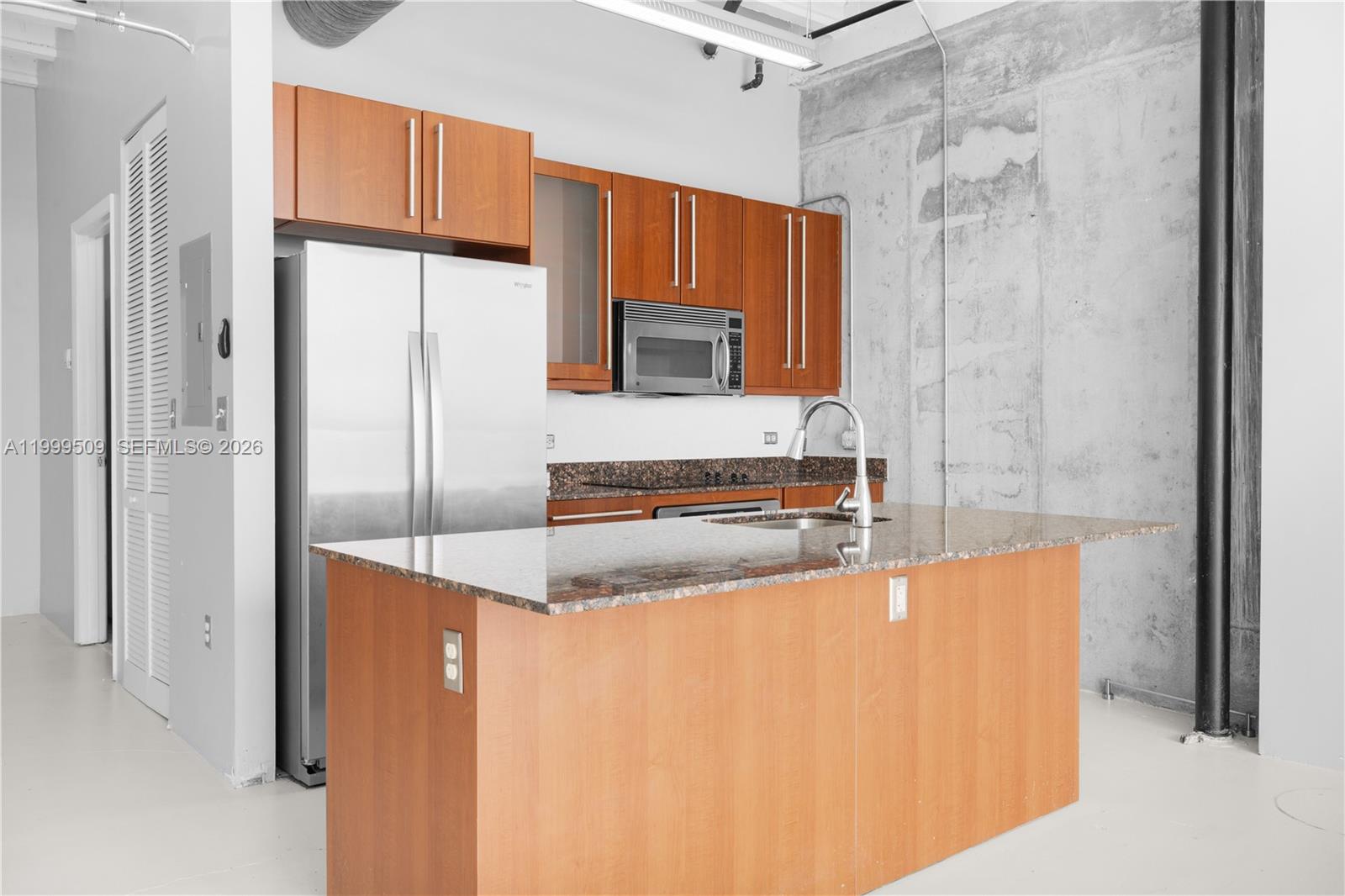 8101 Biscayne Blvd # 414 Unit: R-414