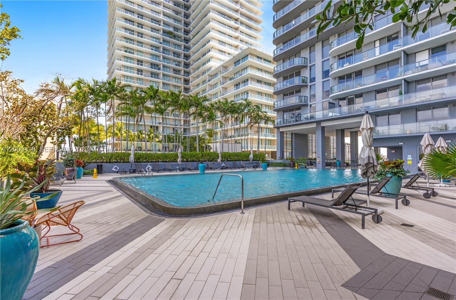 121 NE 34th St # 2602