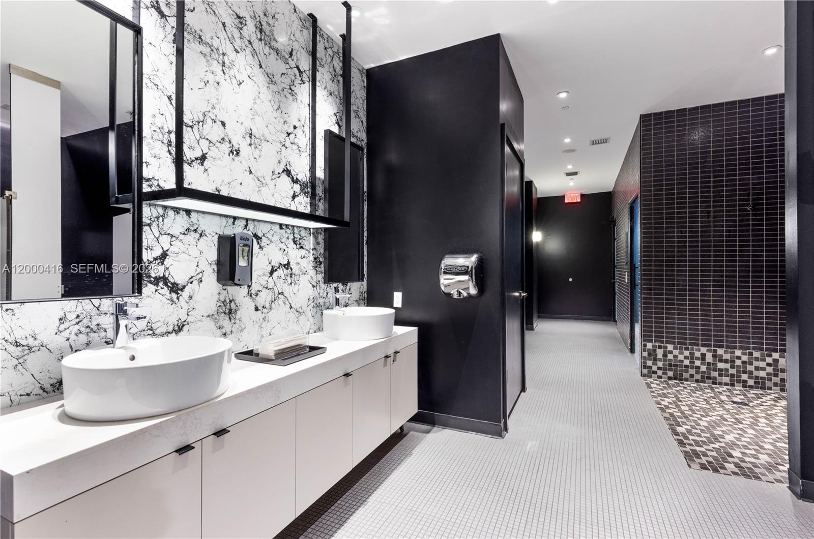 121 NE 34th St # 2602