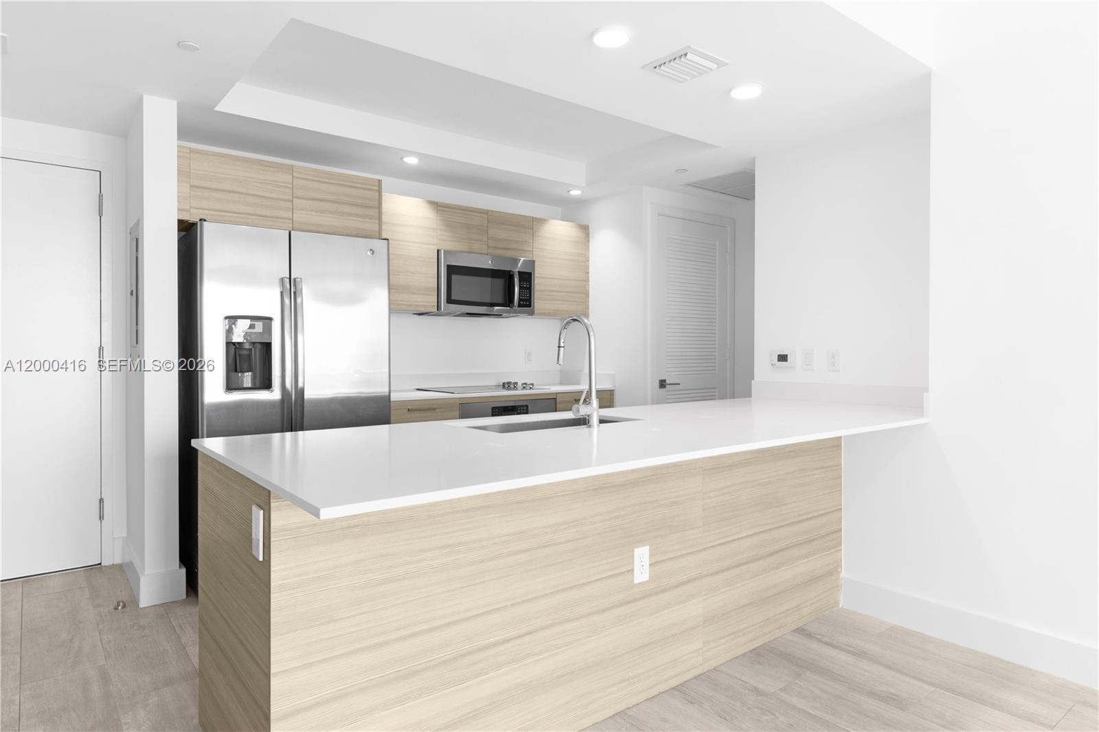 121 NE 34th St # 2602