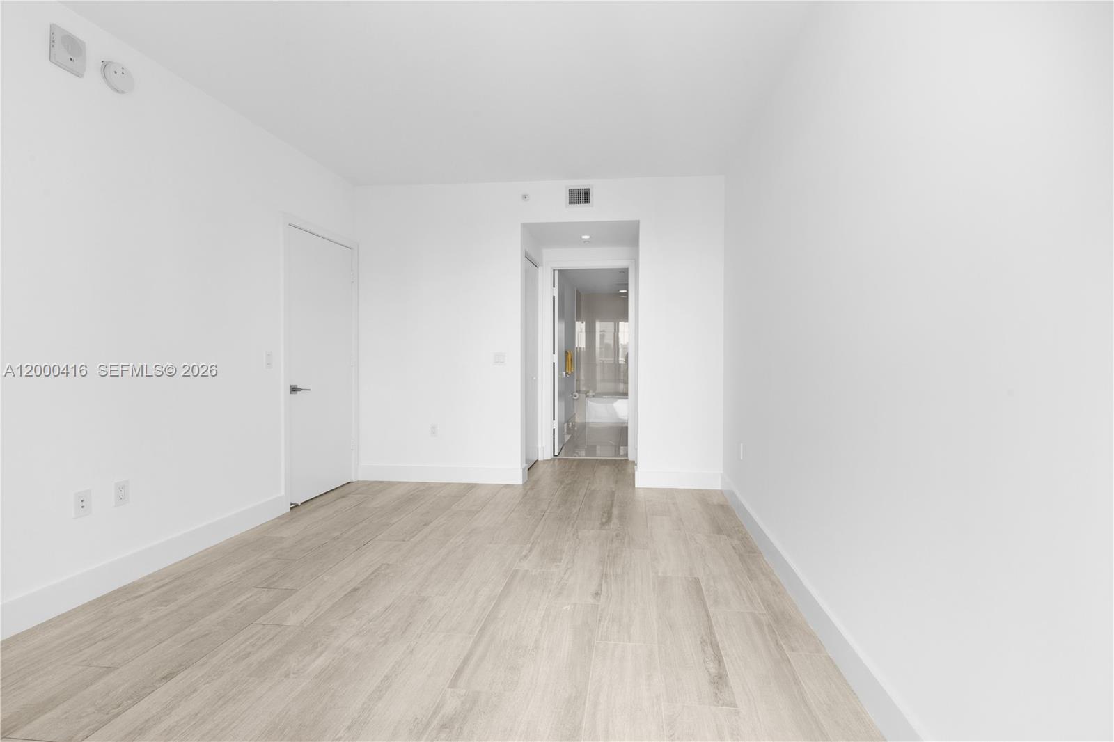 121 NE 34th St # 2602