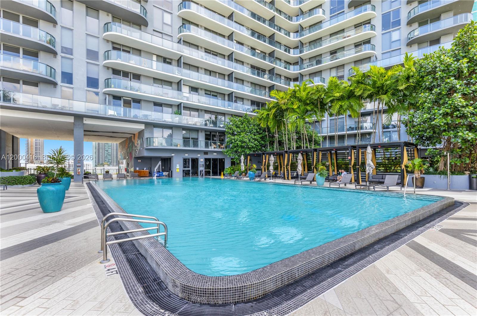 121 NE 34th St # 2602