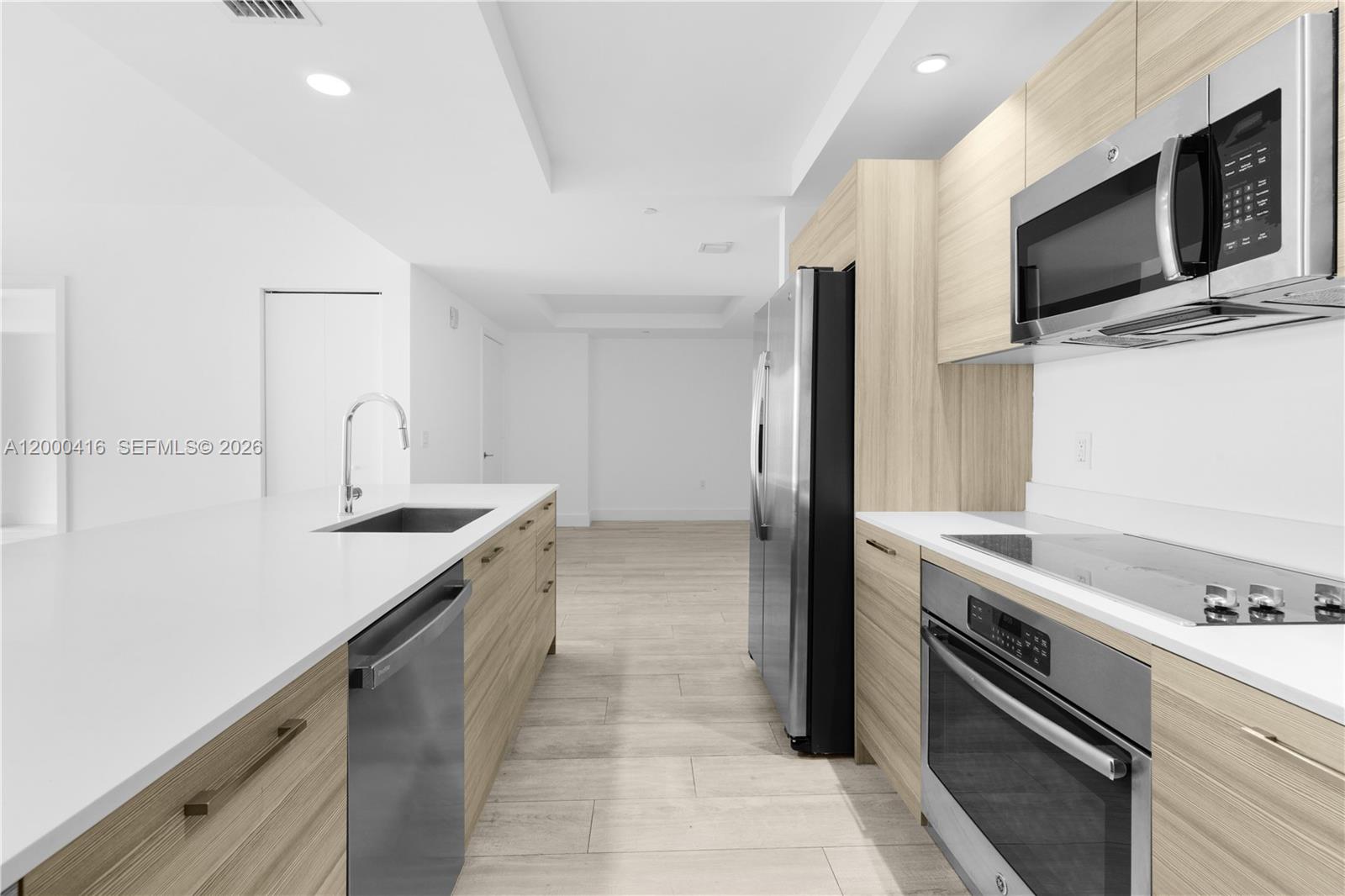 121 NE 34th St # 2602