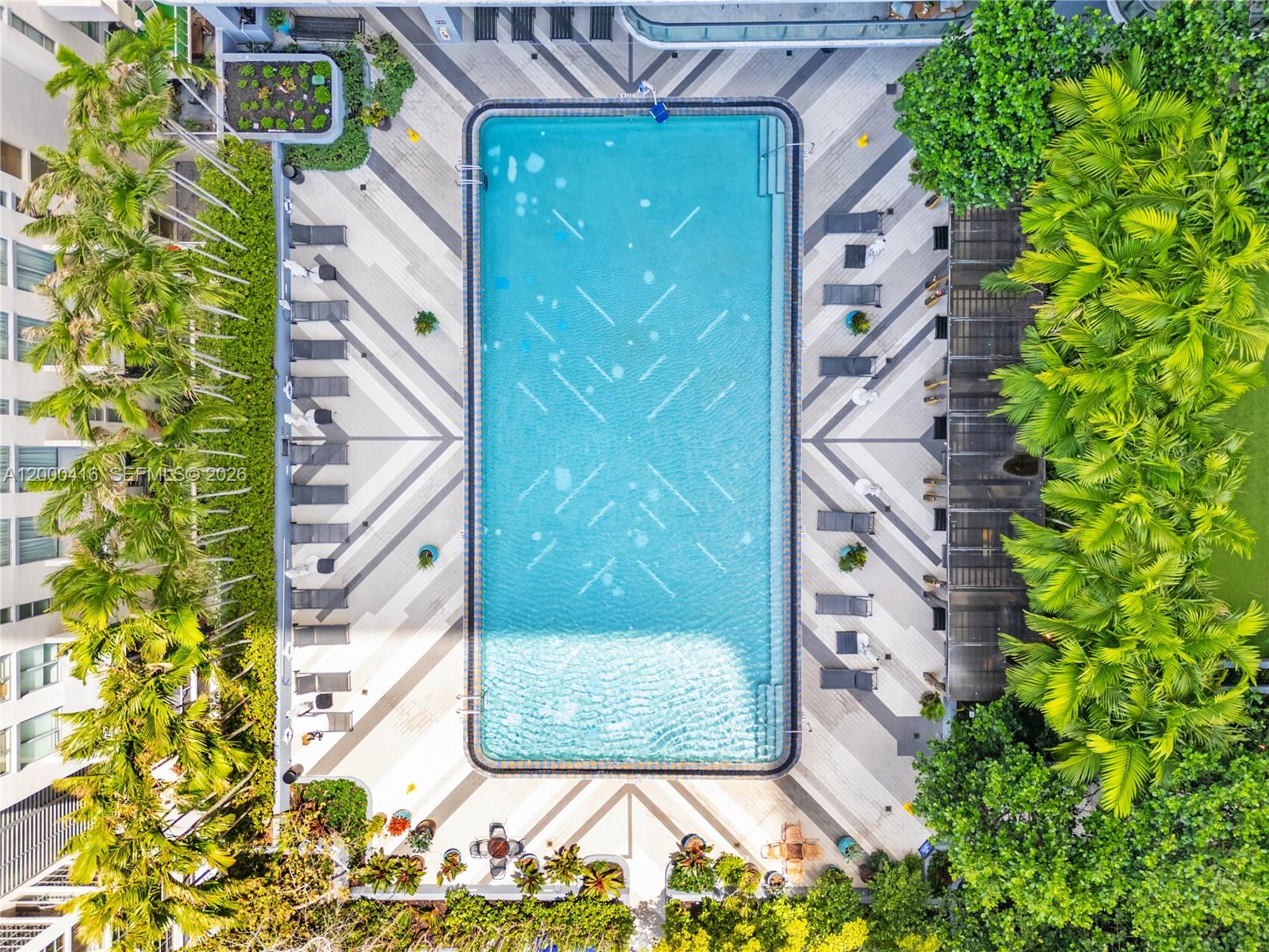 121 NE 34th St # 2602