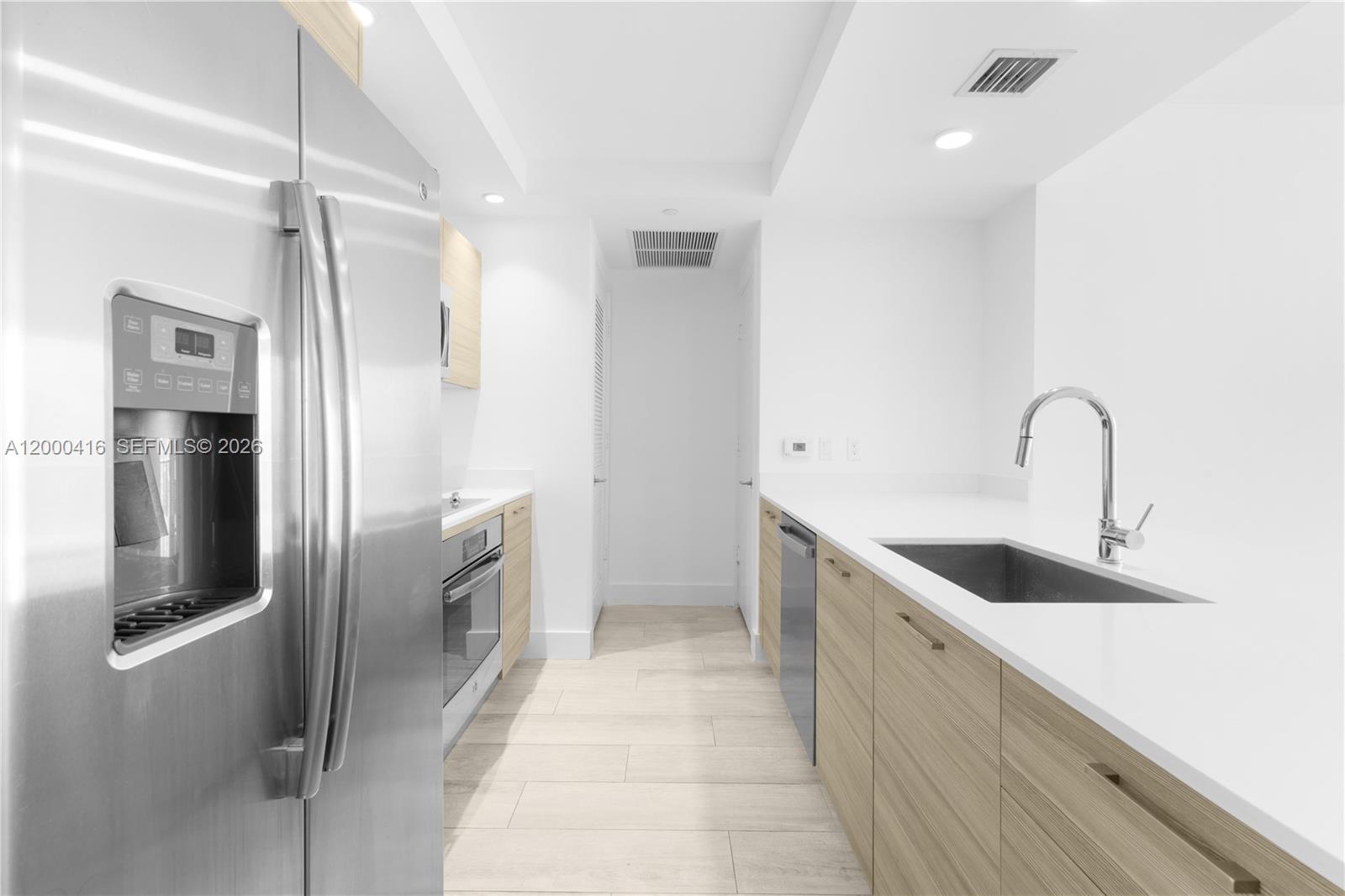 121 NE 34th St # 2602