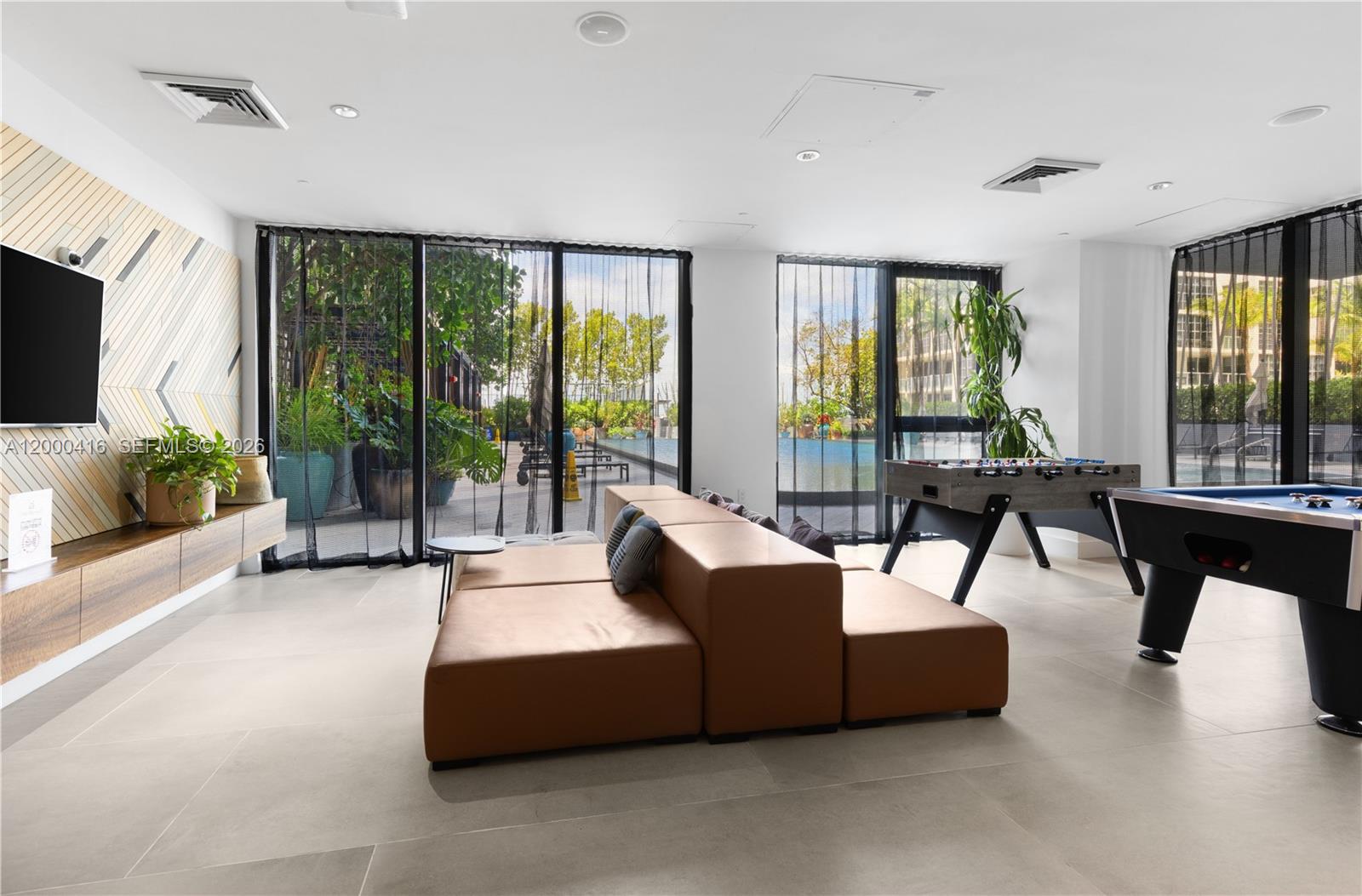 121 NE 34th St # 2602