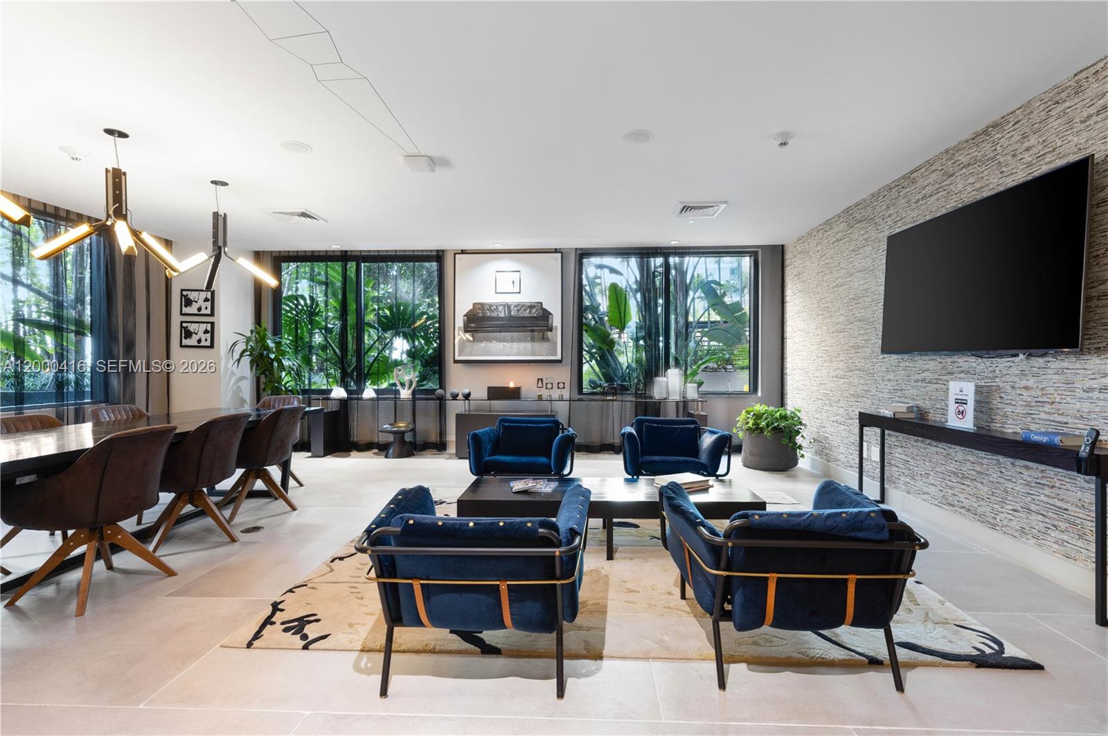 121 NE 34th St # 2602