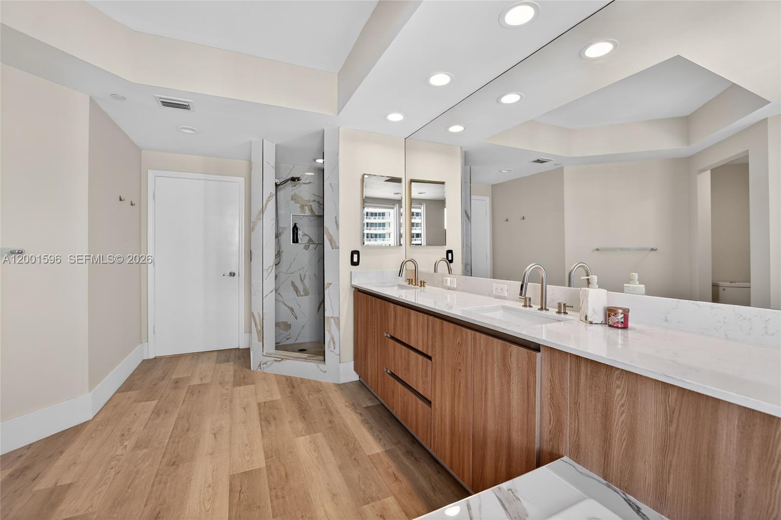 21050 Point Pl # 2301