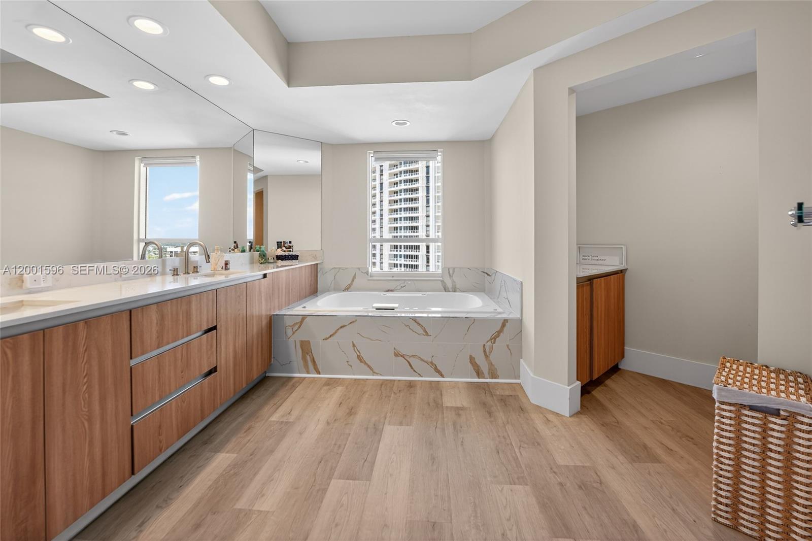 21050 Point Pl # 2301