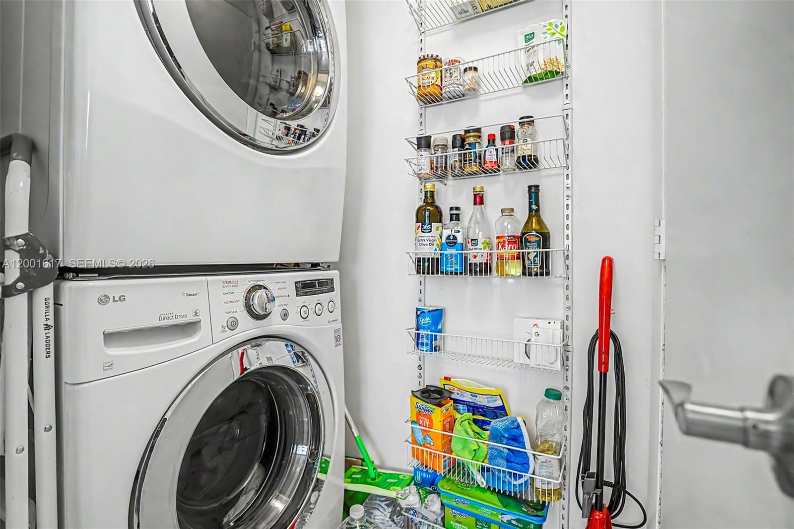 253 NE 2nd St # 1608