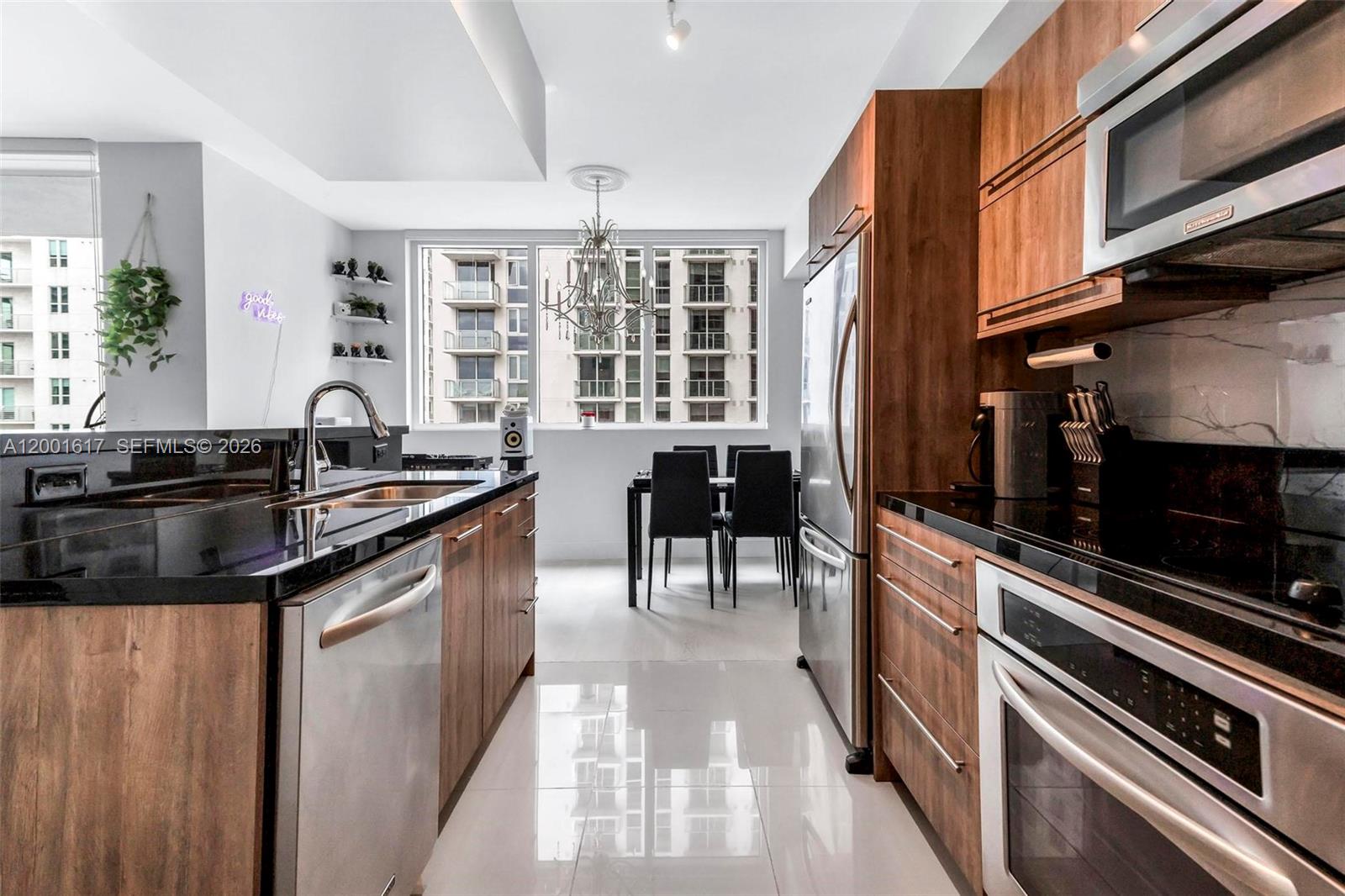 253 NE 2nd St # 1608