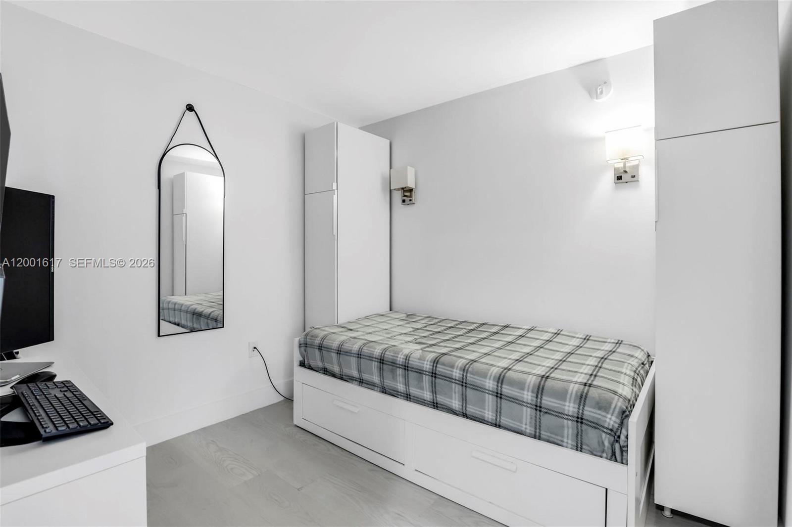 253 NE 2nd St # 1608