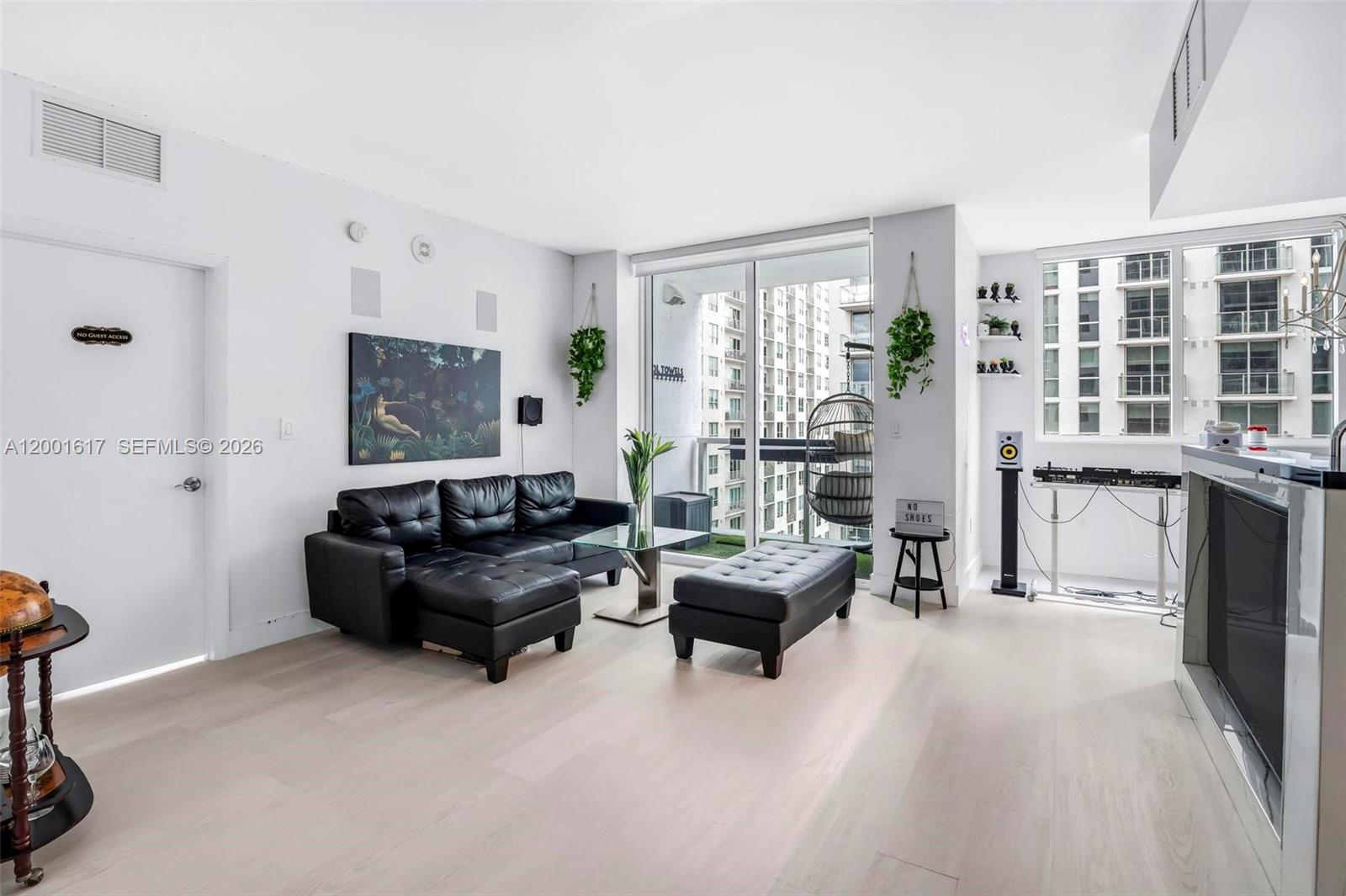 253 NE 2nd St # 1608