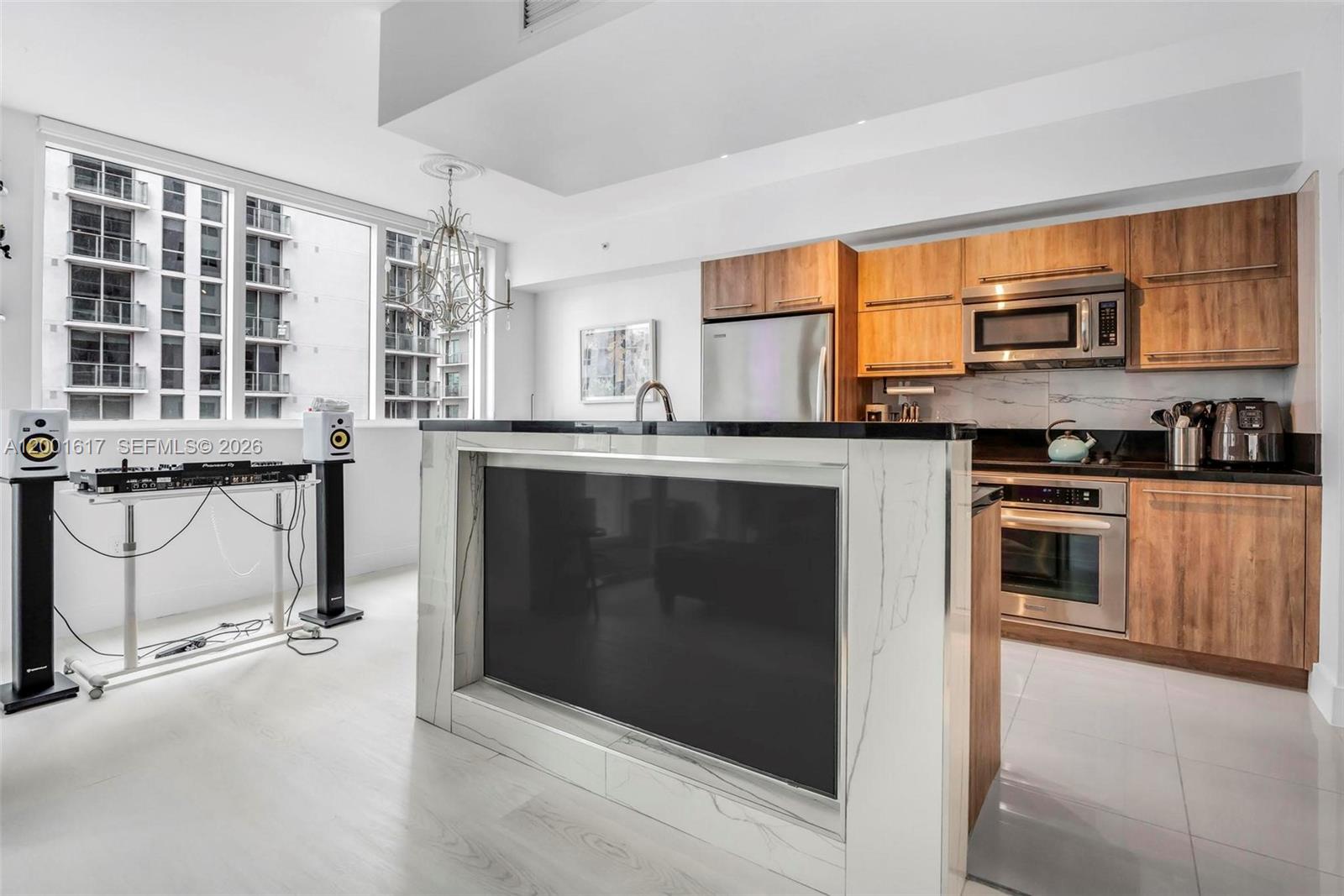 253 NE 2nd St # 1608