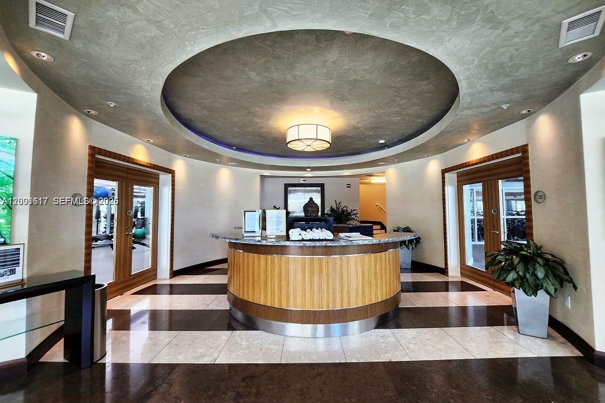 253 NE 2nd St # 1608