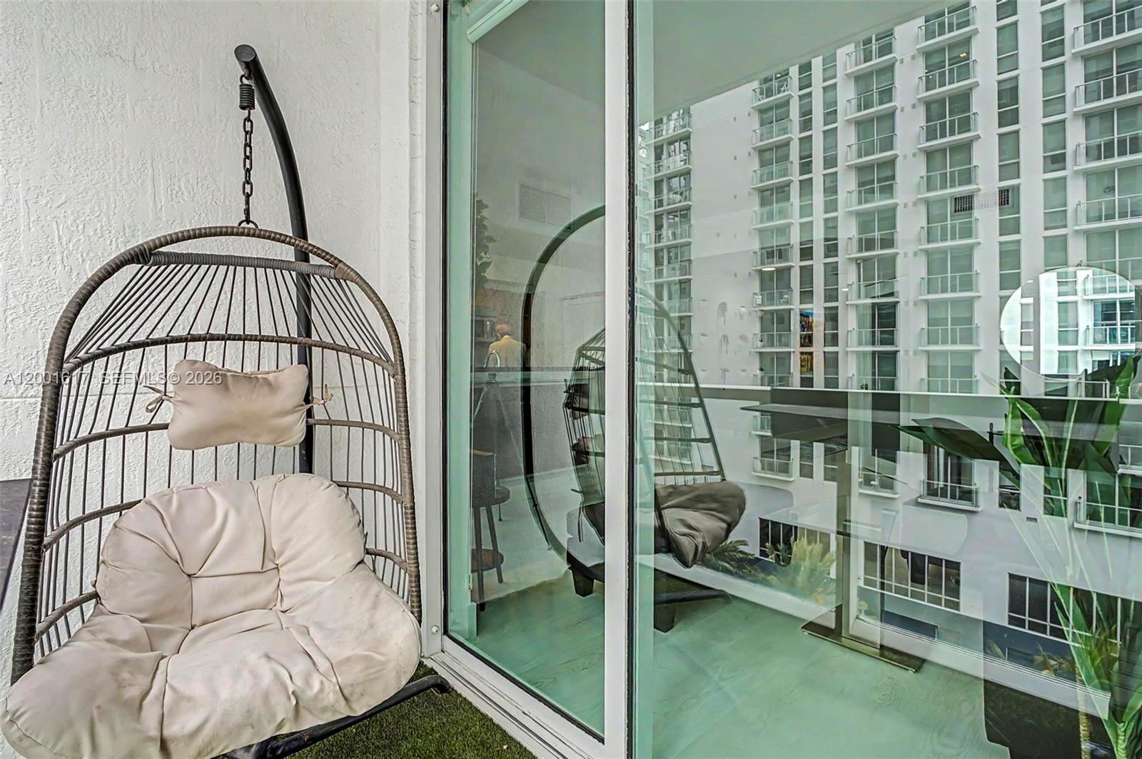 253 NE 2nd St # 1608