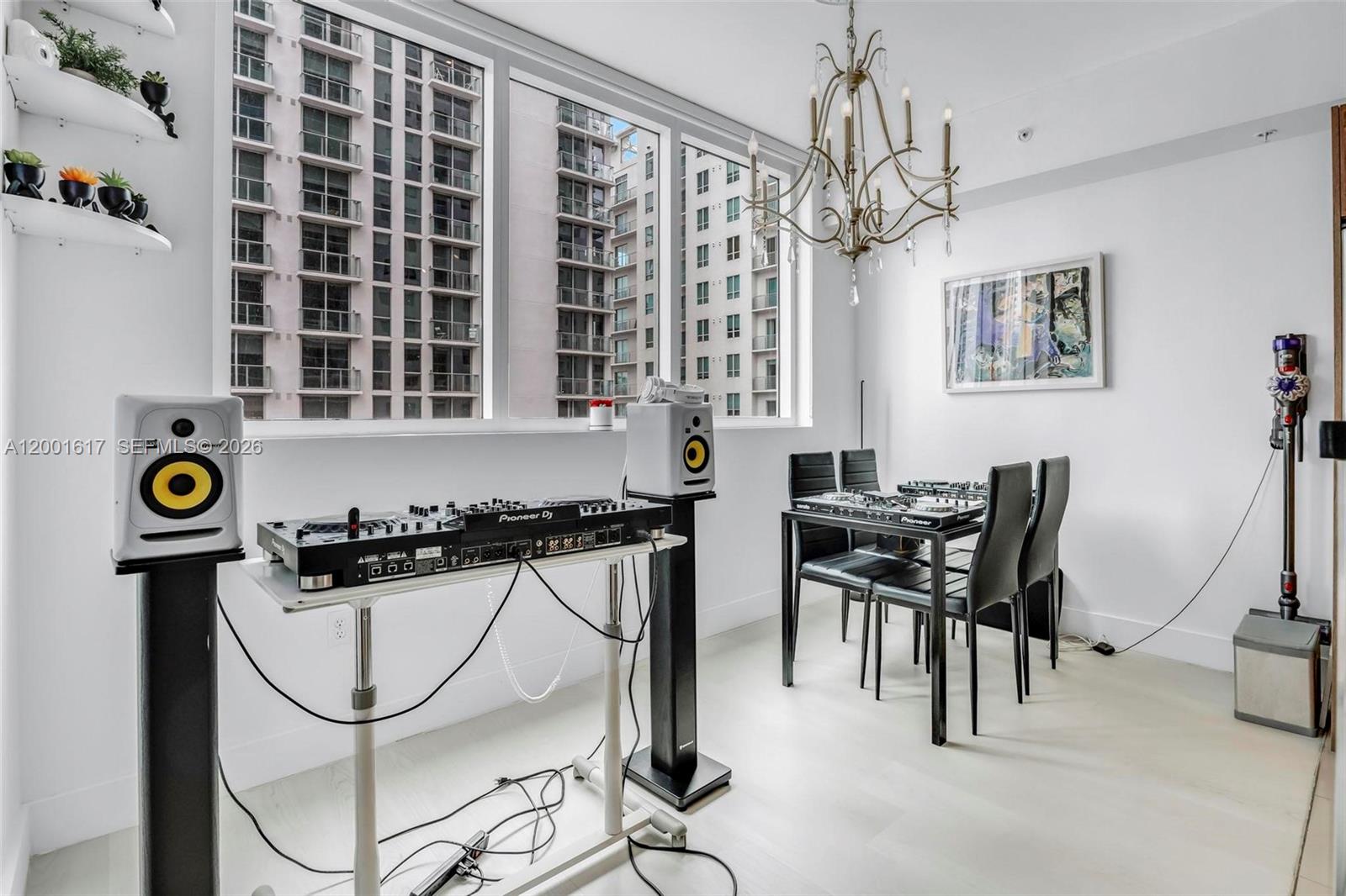 253 NE 2nd St # 1608