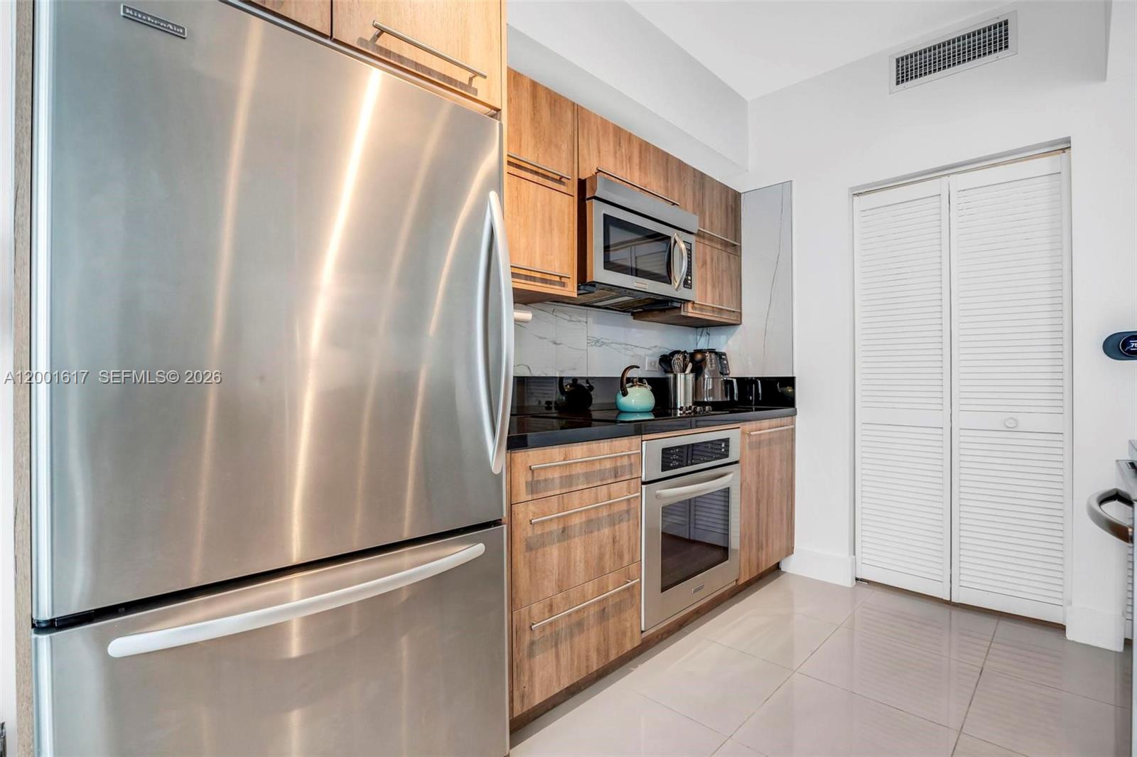 253 NE 2nd St # 1608