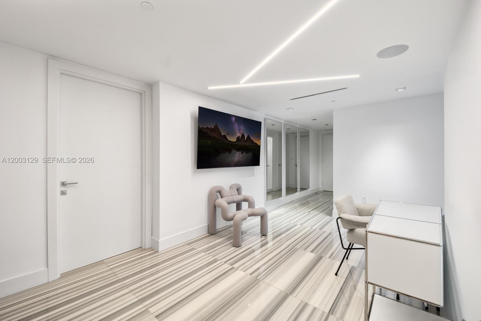 1451 Brickell Ave # 903