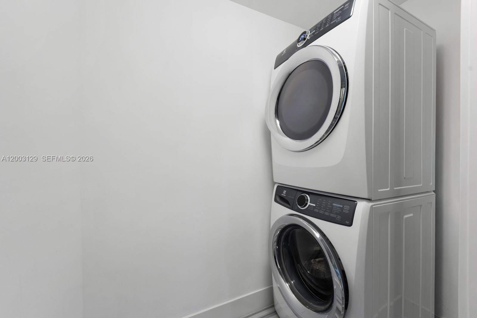 1451 Brickell Ave # 903