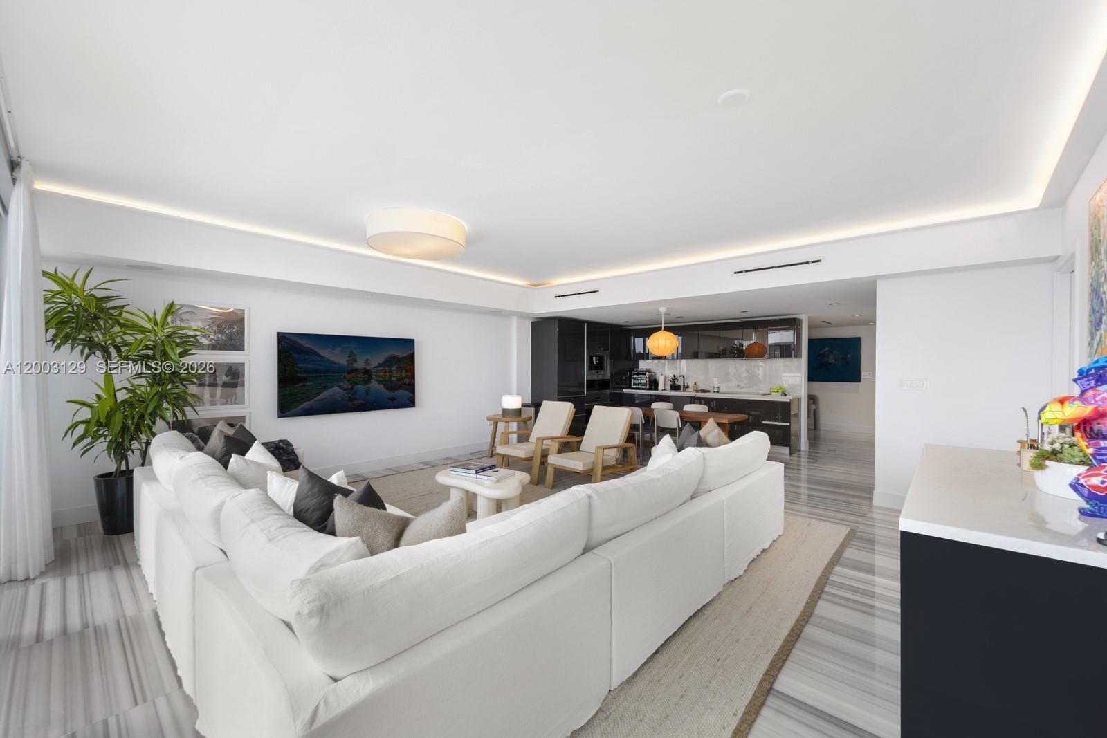 1451 Brickell Ave # 903