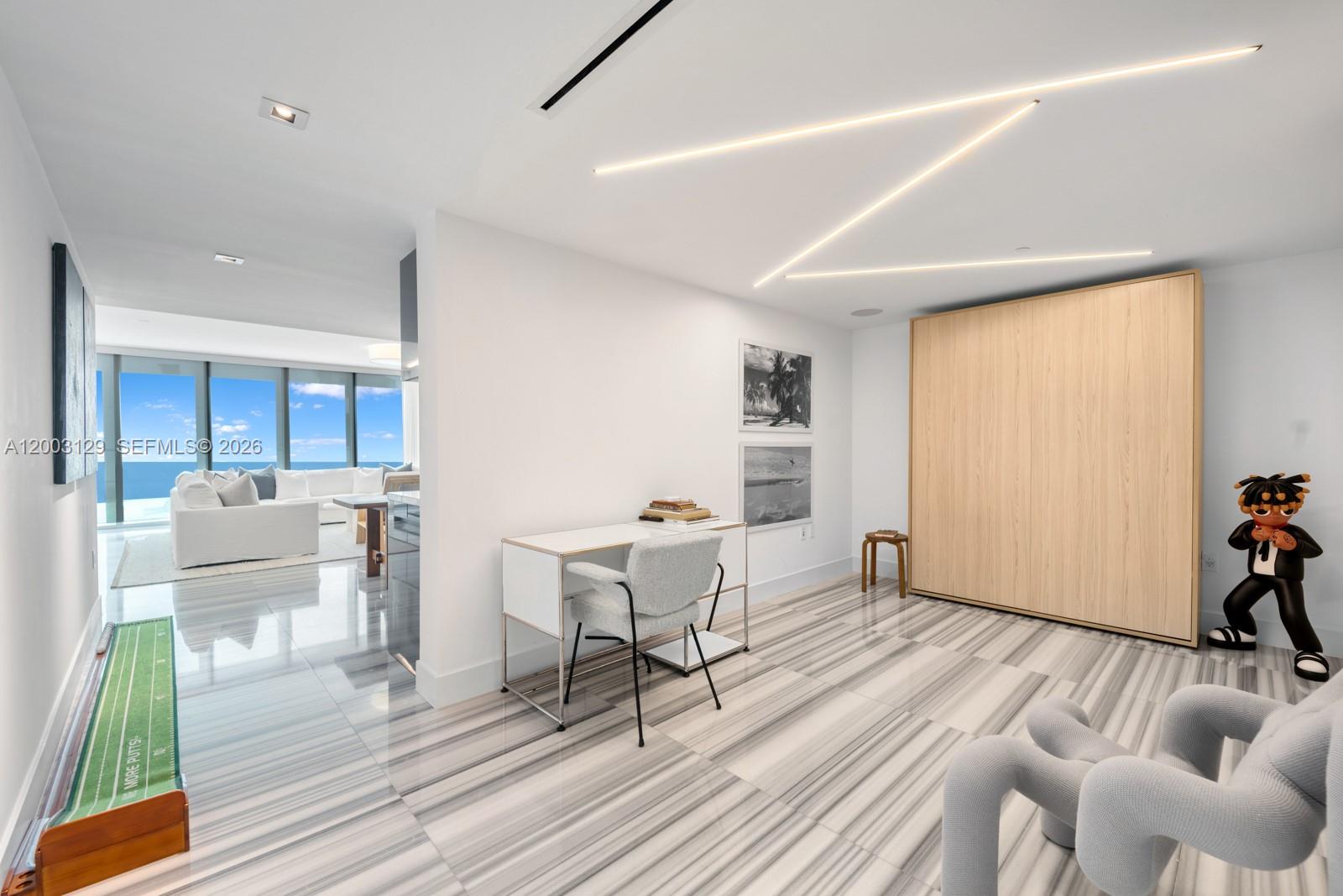 1451 Brickell Ave # 903