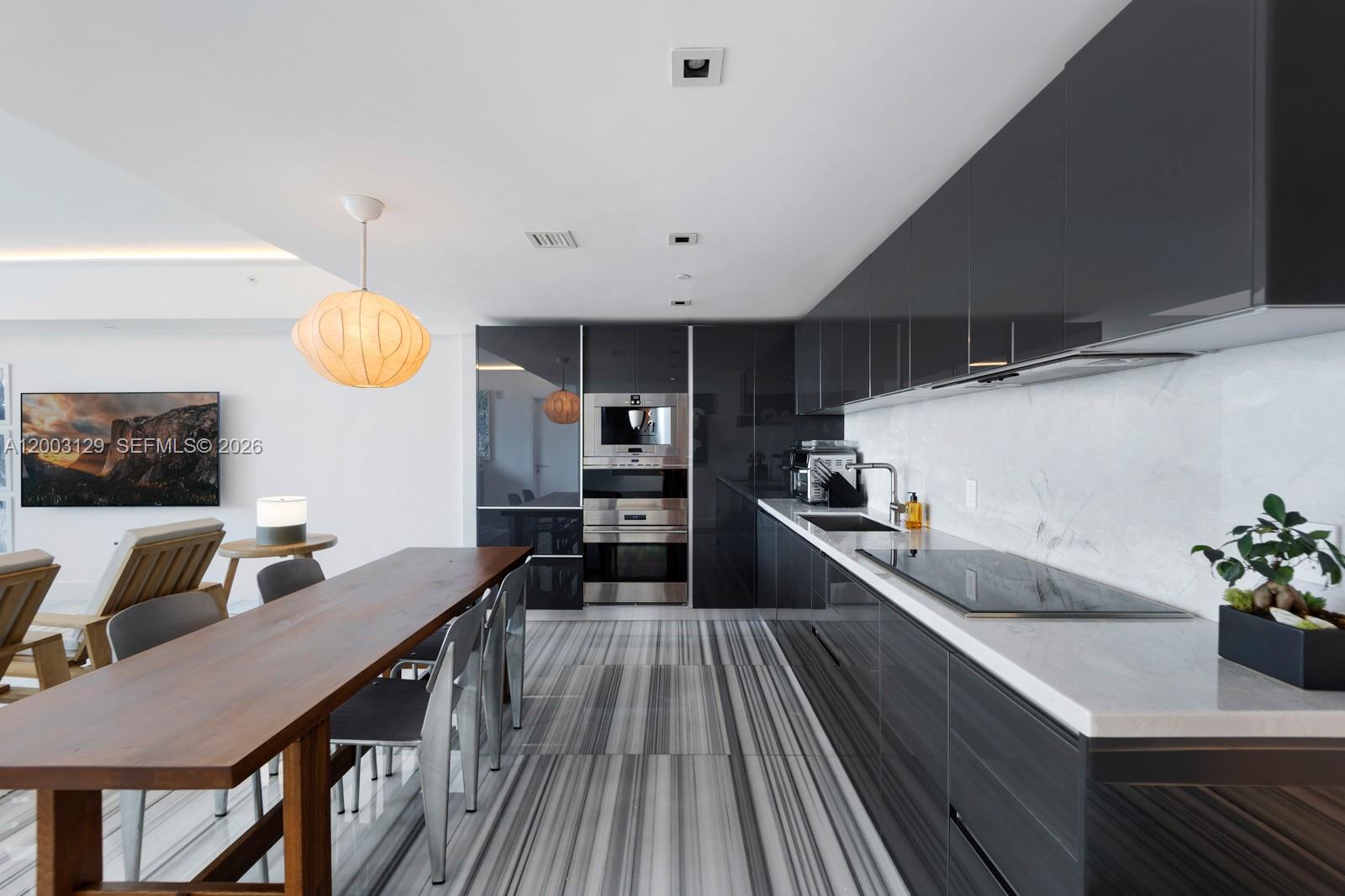 1451 Brickell Ave # 903