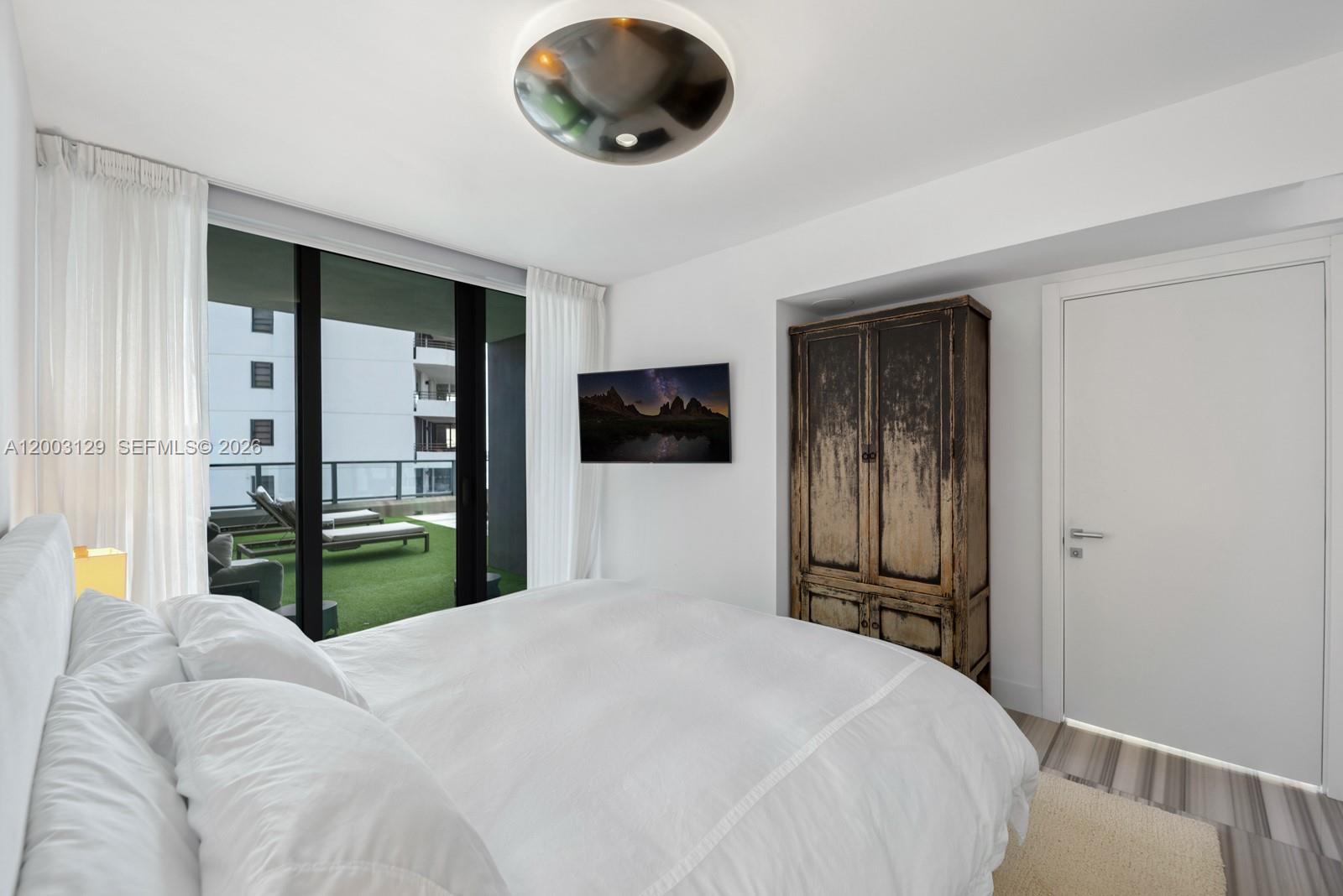 1451 Brickell Ave # 903