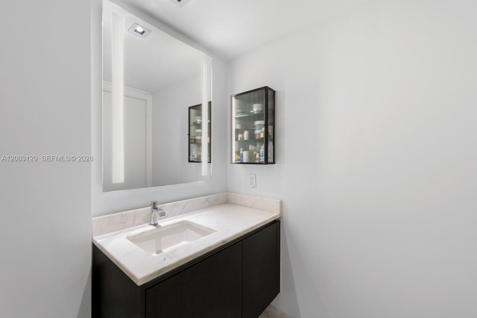 1451 Brickell Ave # 903