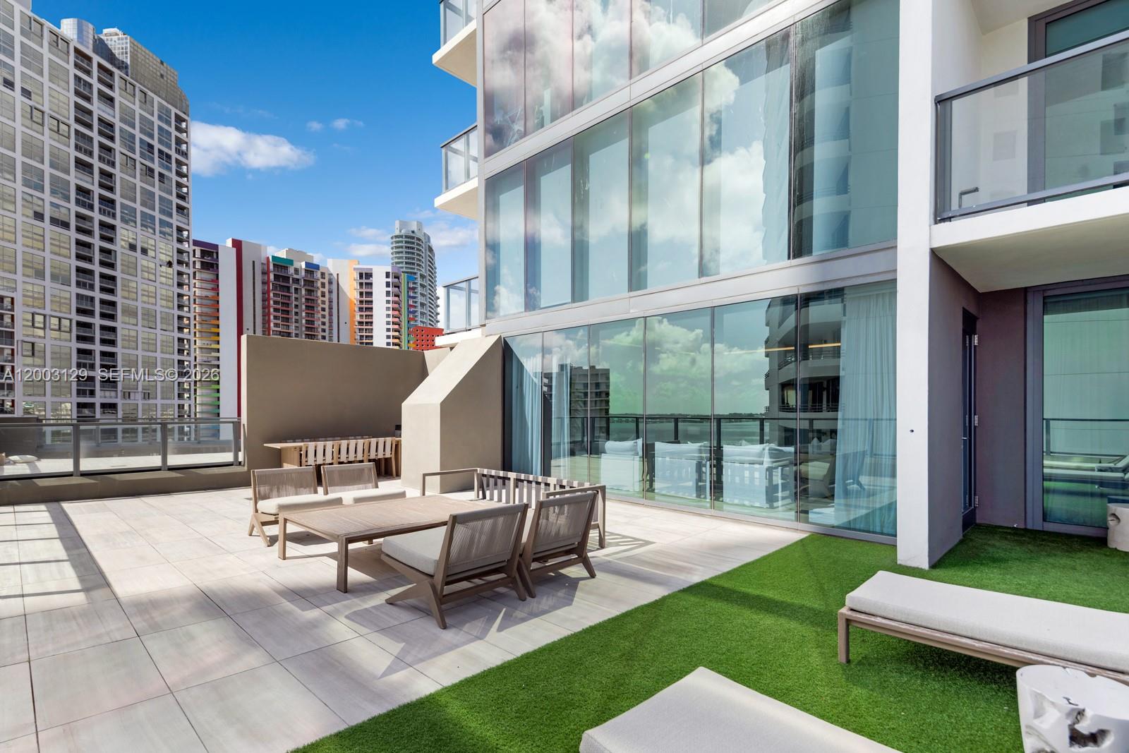 1451 Brickell Ave # 903