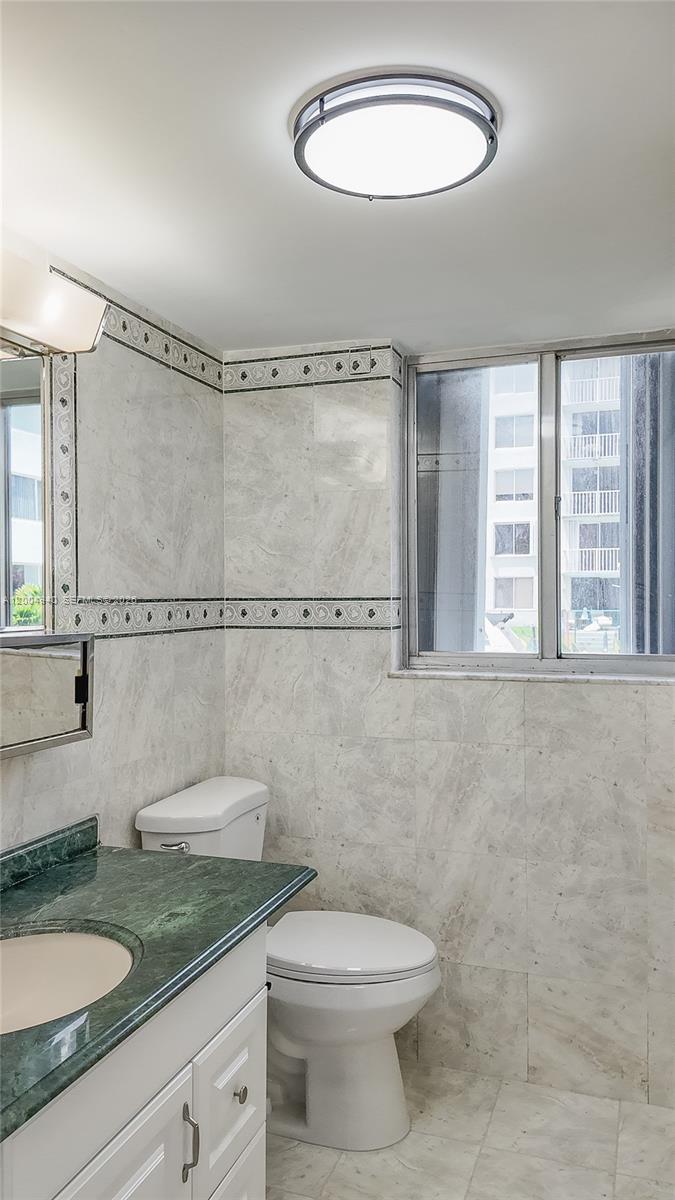 1700 NW N River Dr # 106