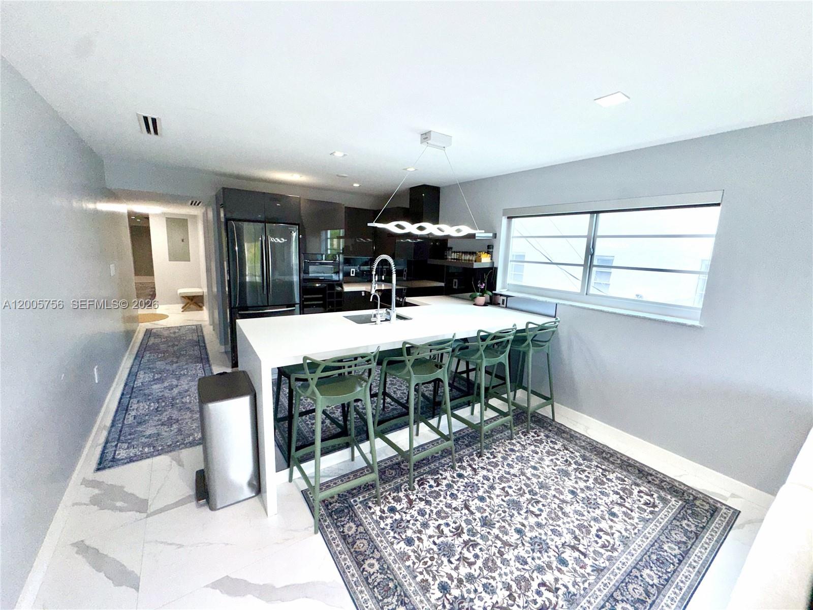 1428 Euclid Ave # 207