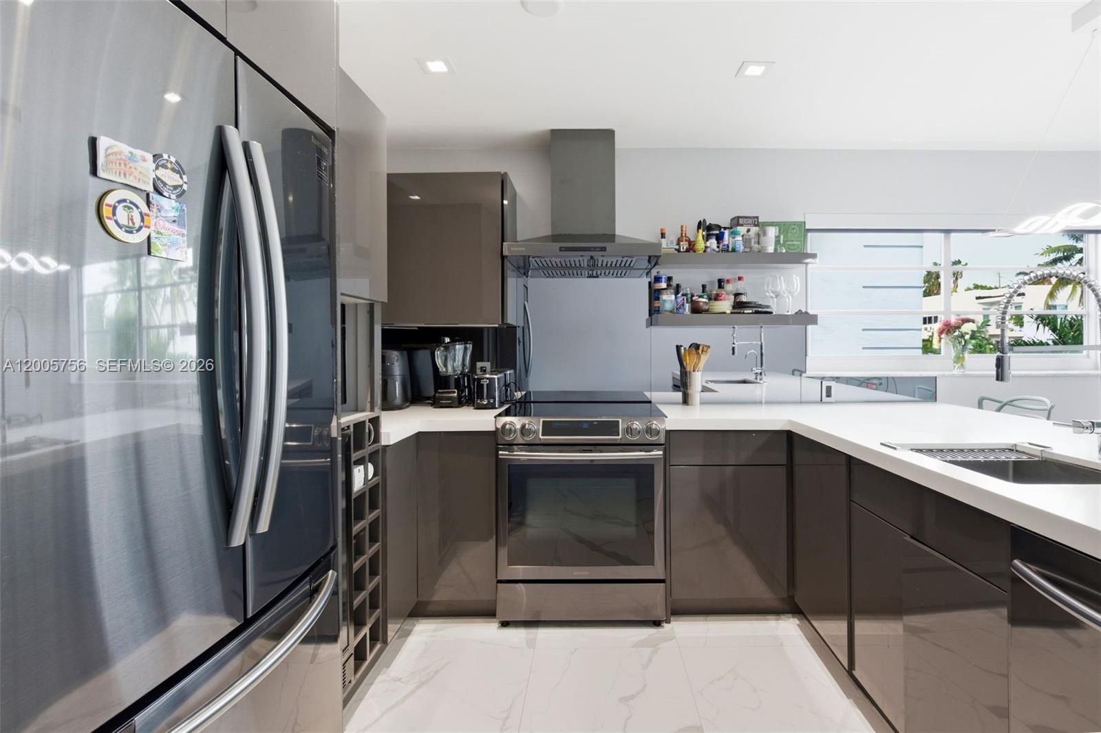 1428 Euclid Ave # 207