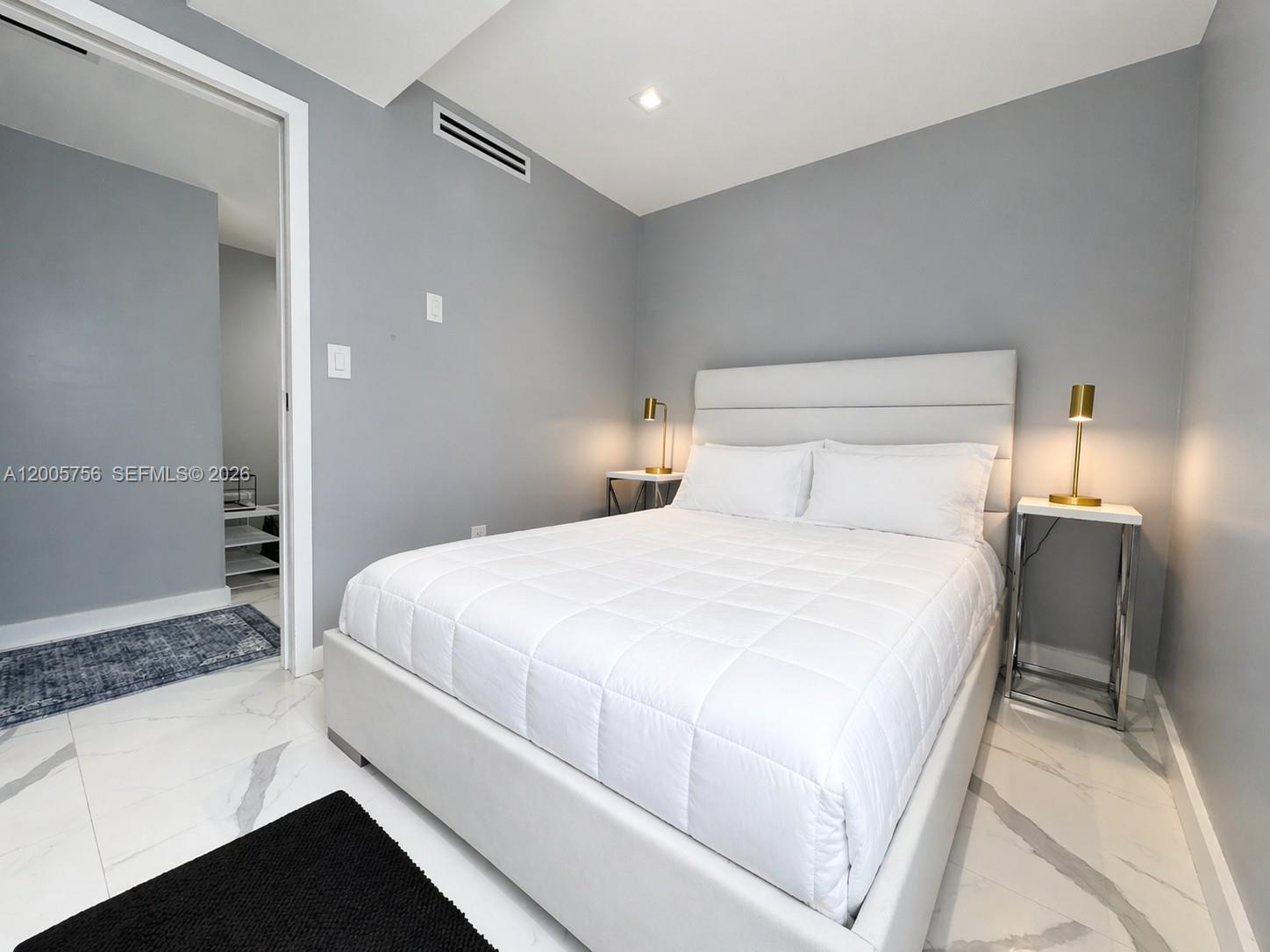 1428 Euclid Ave # 207