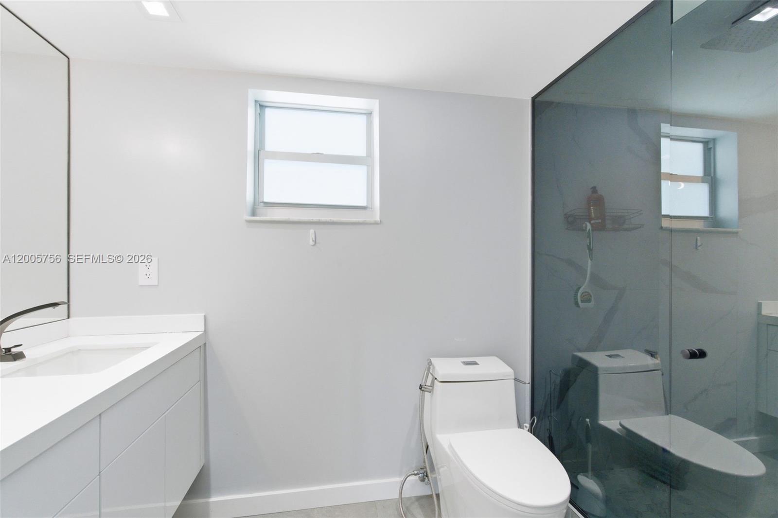 1428 Euclid Ave # 207