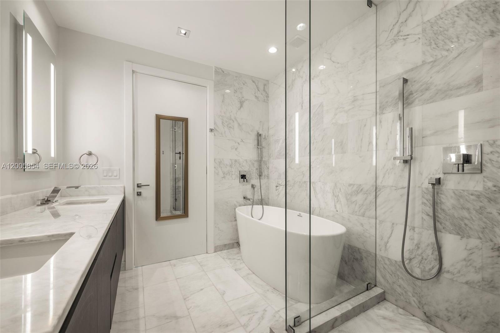 1451 Brickell Ave # 4002