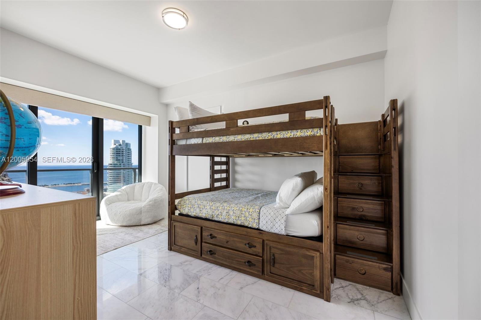 1451 Brickell Ave # 4002