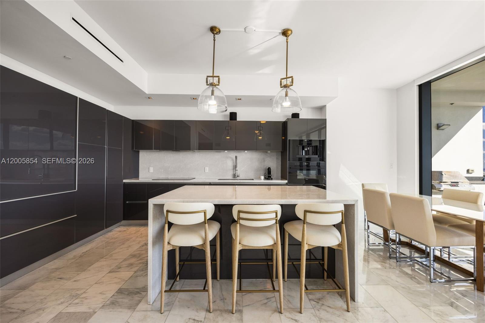 1451 Brickell Ave # 4002