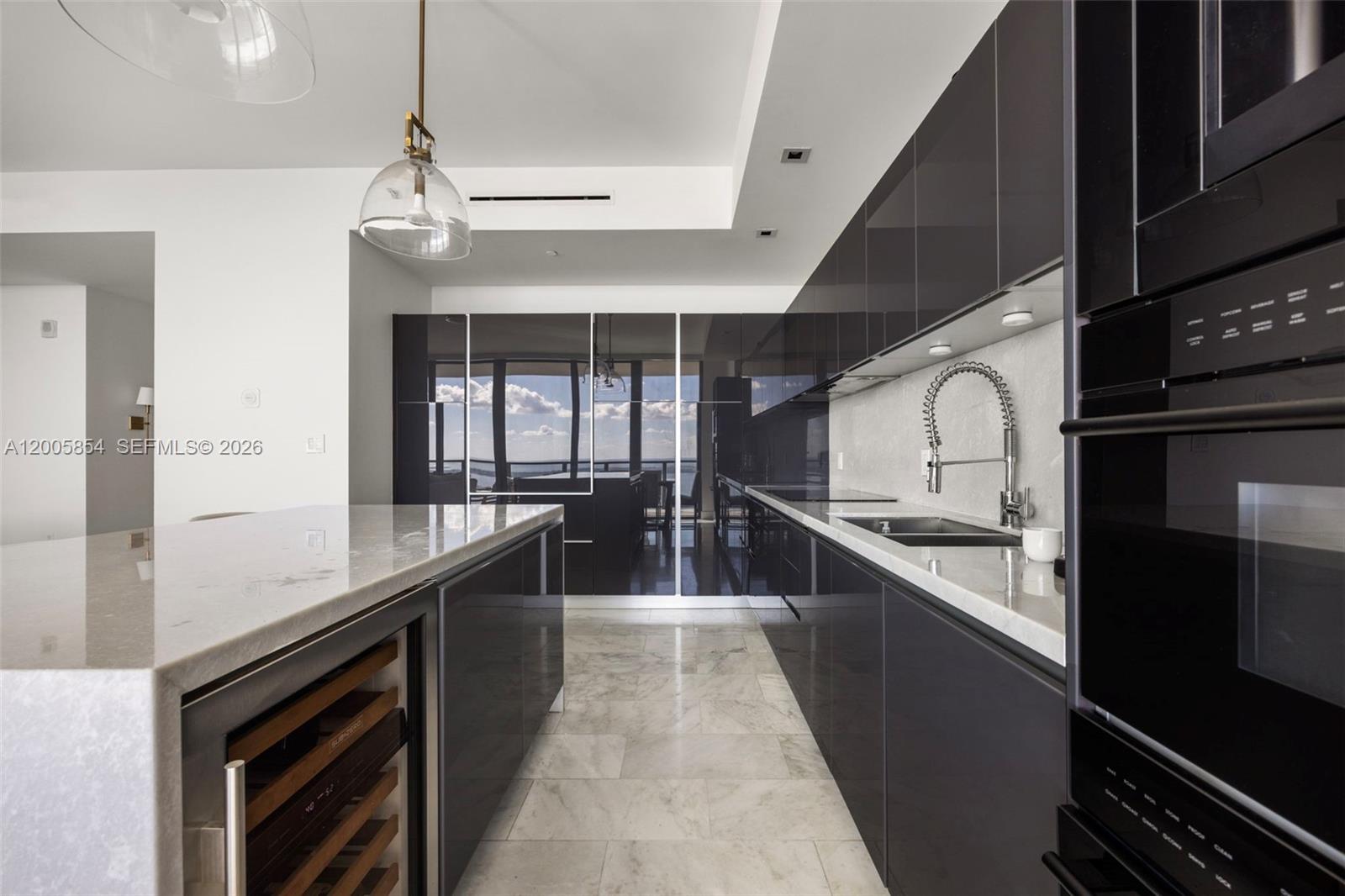 1451 Brickell Ave # 4002