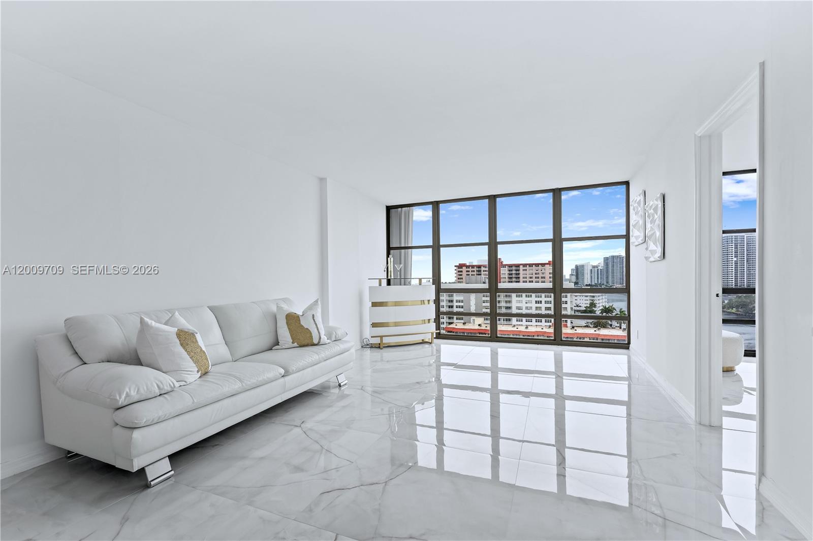2017 S Ocean Dr # 1206