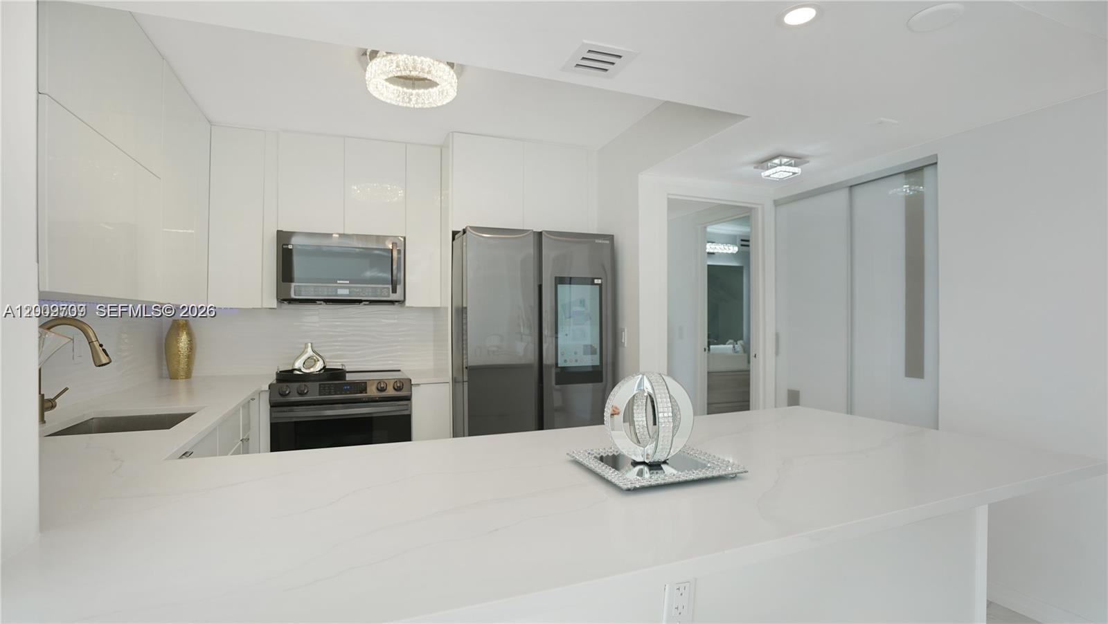 2017 S Ocean Dr # 1206