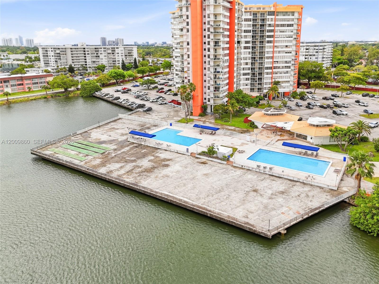 1301 NE Miami Gardens Dr Unit: 315W