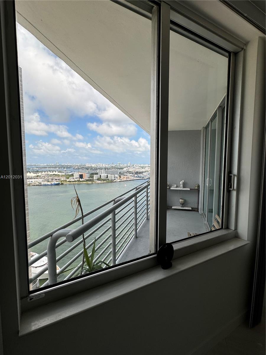 335 S Biscayne Blvd # 2900